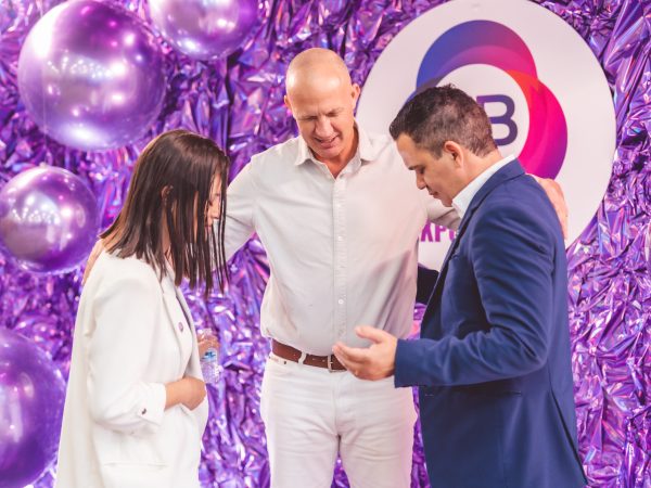 Quando Deus Supre o Impossível: Nossa História de Fé, Resiliência e a Expo Brazil 2026